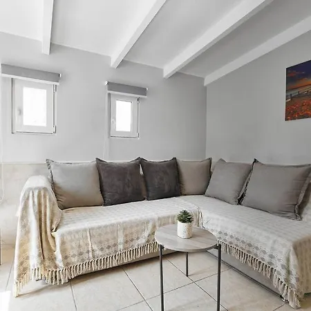 Chania Getaway Pool*parking*a/c Apartment